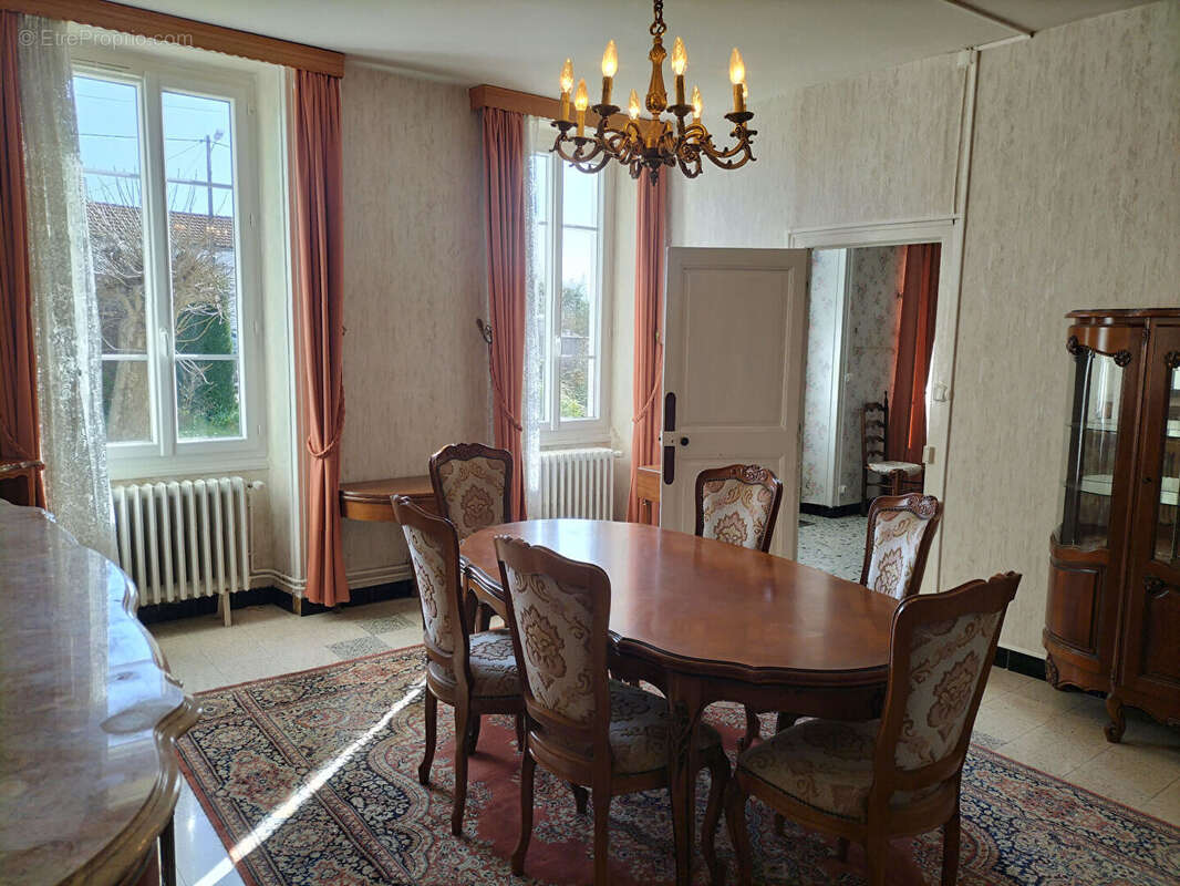 Maison à TONNAY-CHARENTE