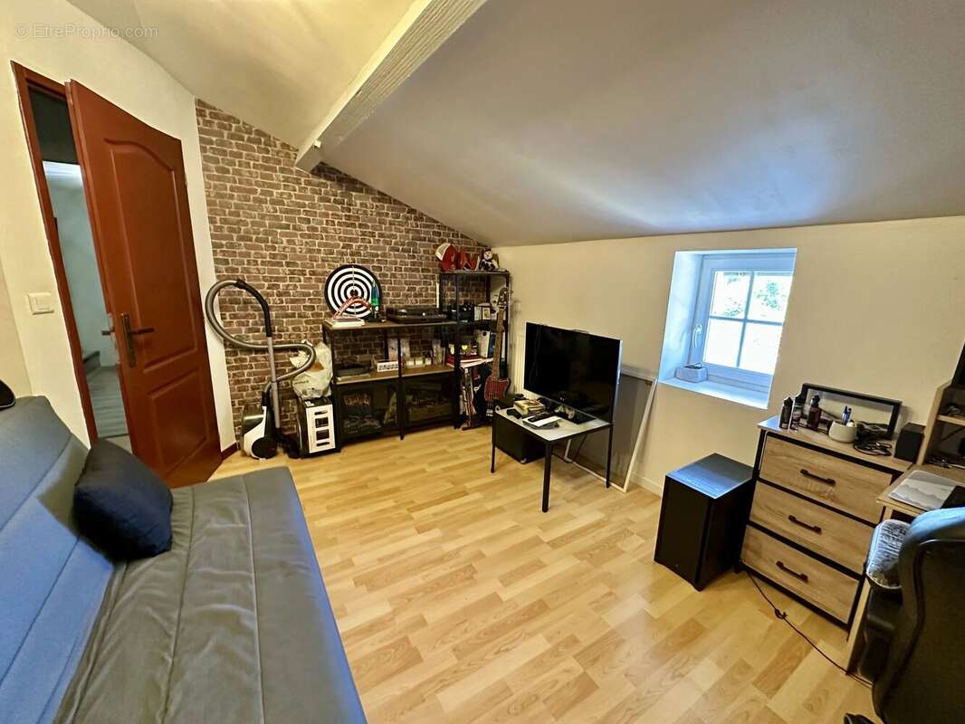 Maison  rénovée avec goût, offrant quatre chambres avec jardin clos - photo 15