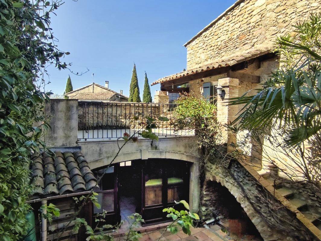 Maison à MONTMIRAT