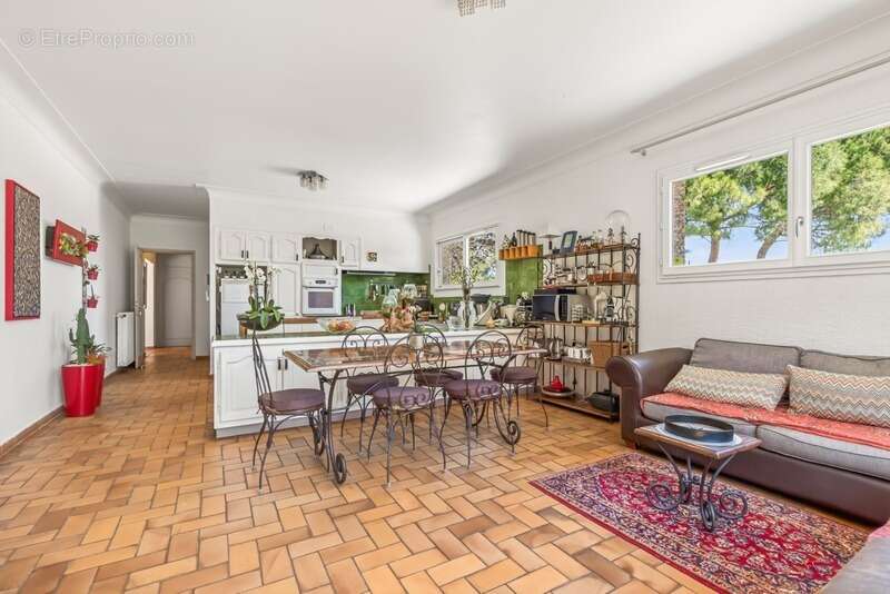 Maison à CHATEAUNEUF-LES-MARTIGUES