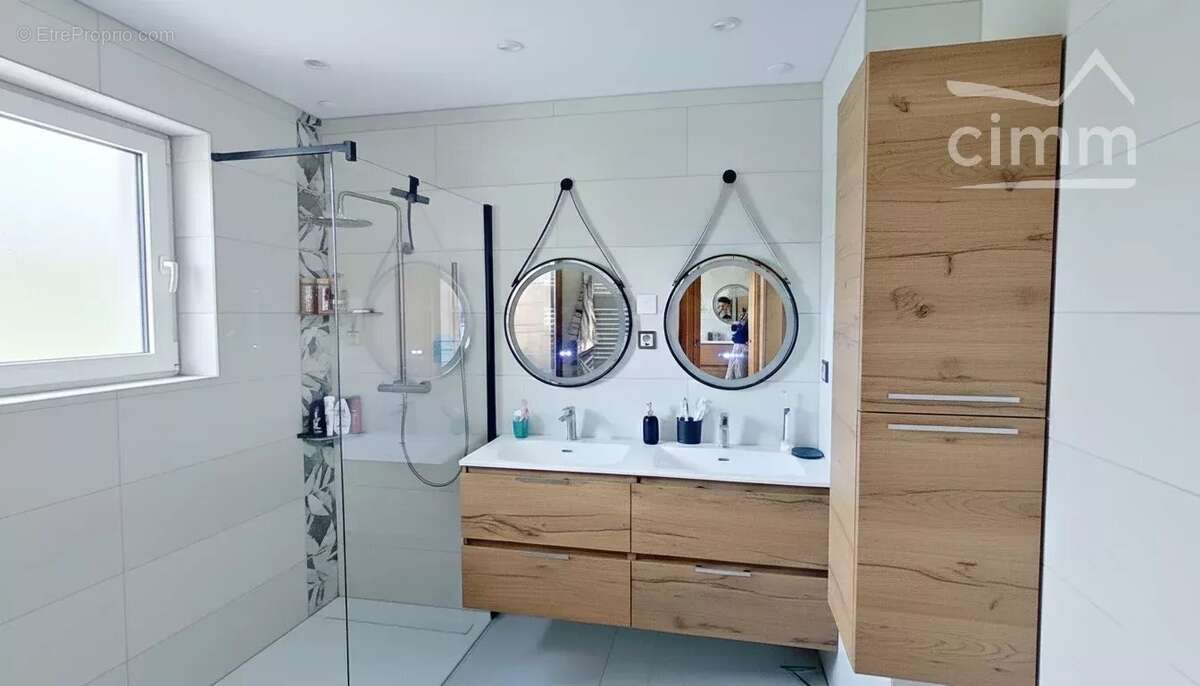 Maison à VAULX-EN-VELIN