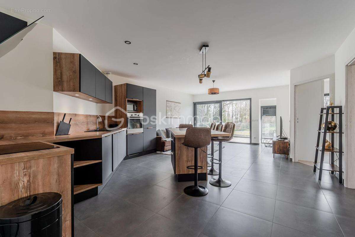 Appartement à CHAZEY-SUR-AIN