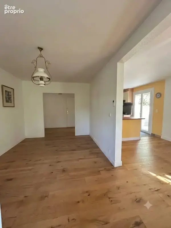 Côte Pavée Appartement T5 de 121,24m2 avec terrasse et stationnement aérien - photo 2