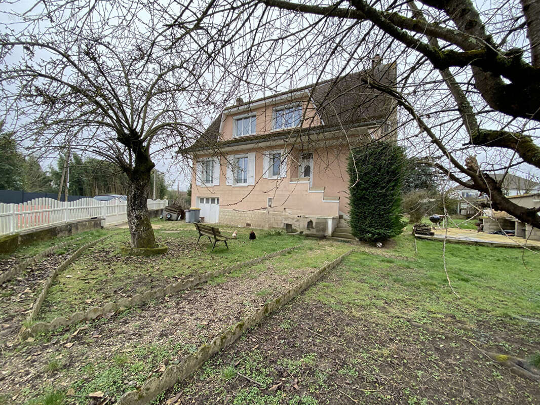 Maison à CEZY