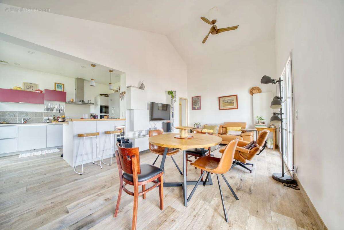 Maison à SAINT-GEORGES-DE-DIDONNE