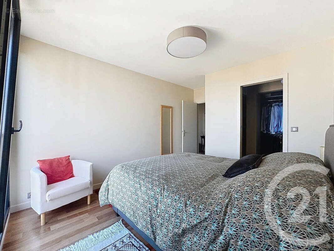 Appartement 79 m² à Reims  - photo 6