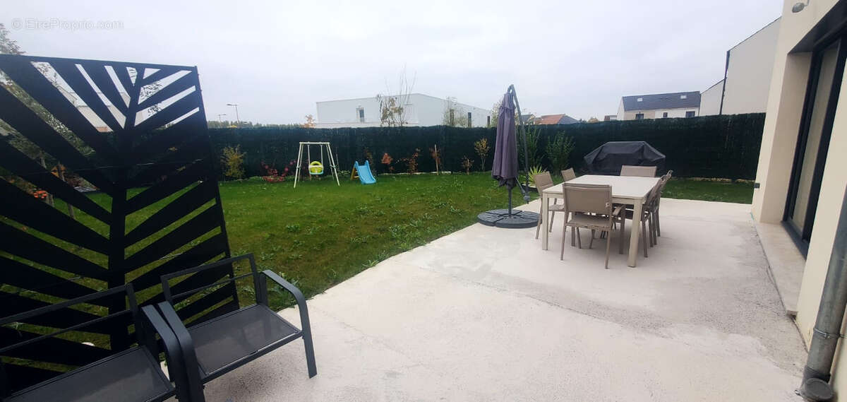 Maison à CLAYE-SOUILLY