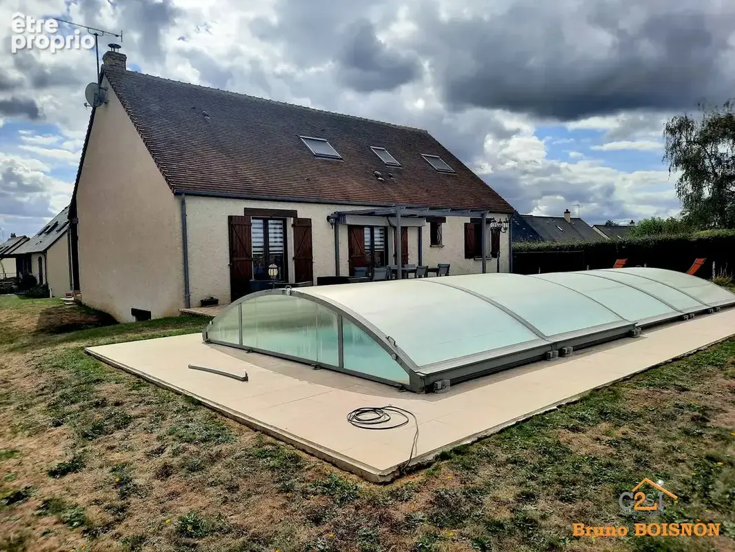 Maison 6 pièces 164  m2 sur Notre Dame d'Oé - photo 3