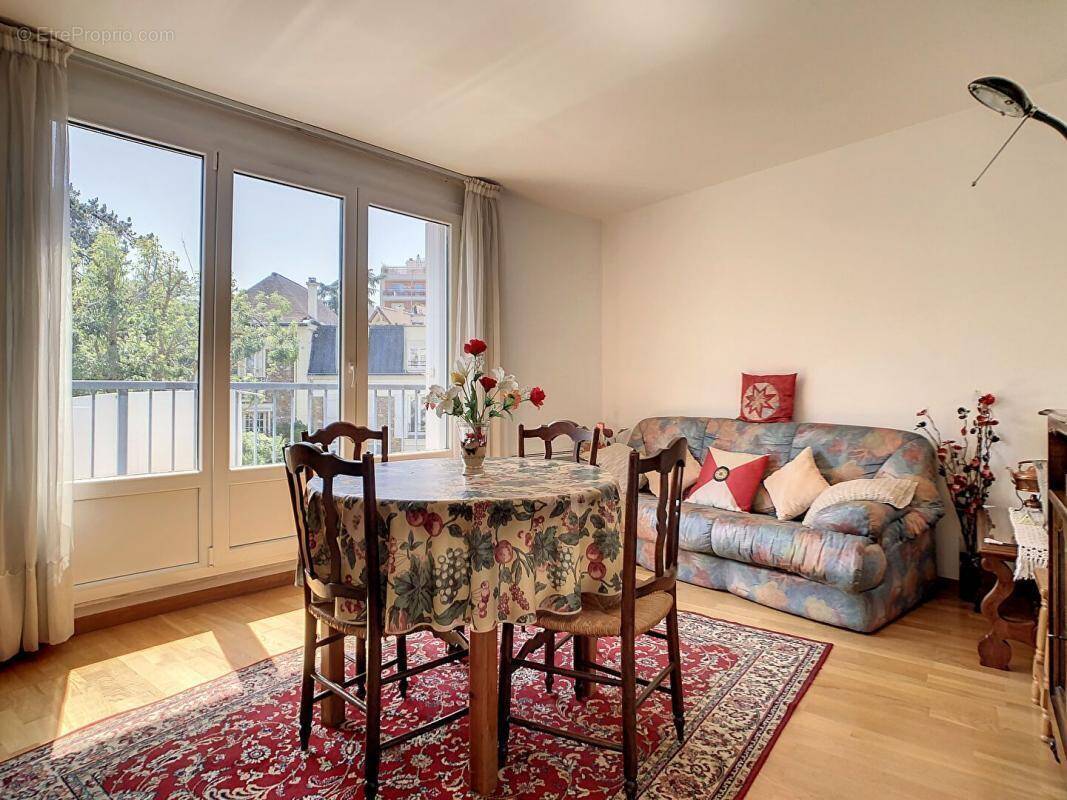 Appartement à ISSY-LES-MOULINEAUX