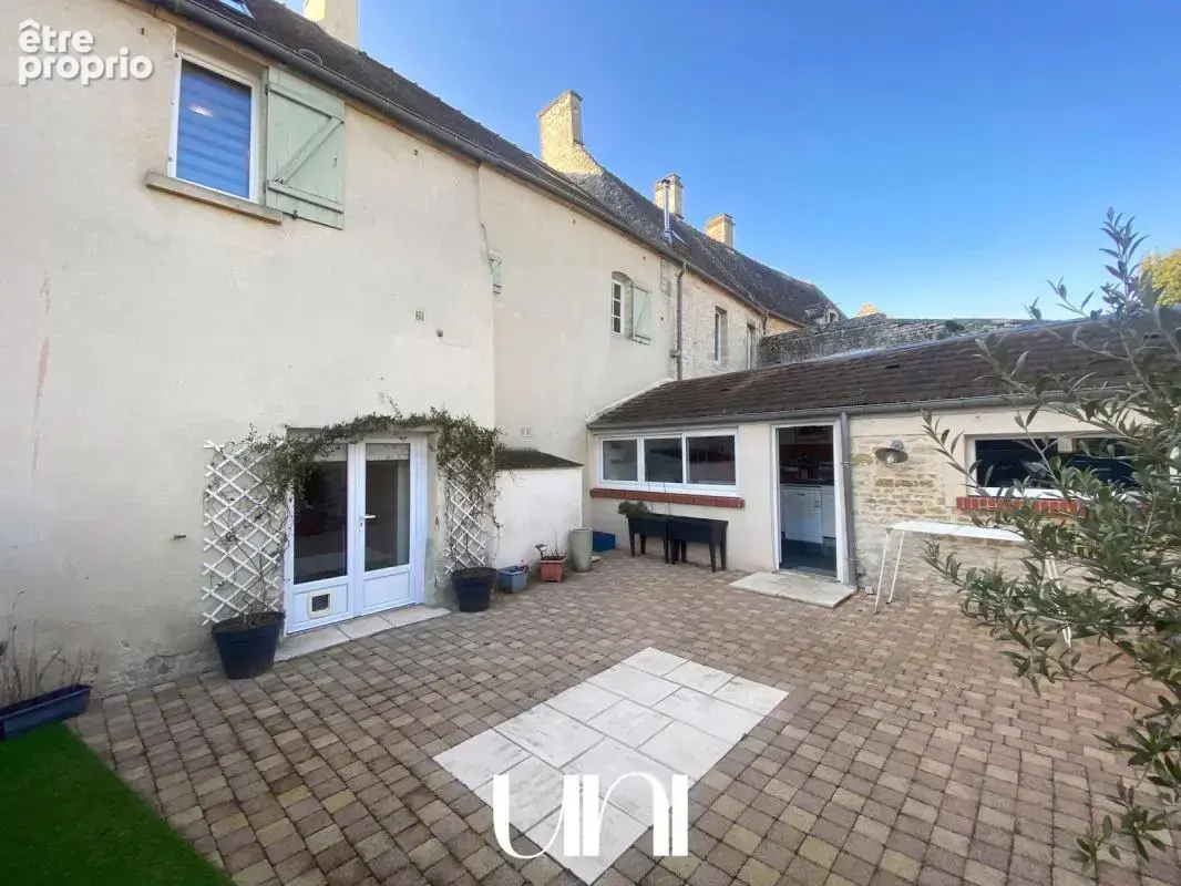 Maison 7 pièces de 140 m2 en pierres - Thaon - photo 8