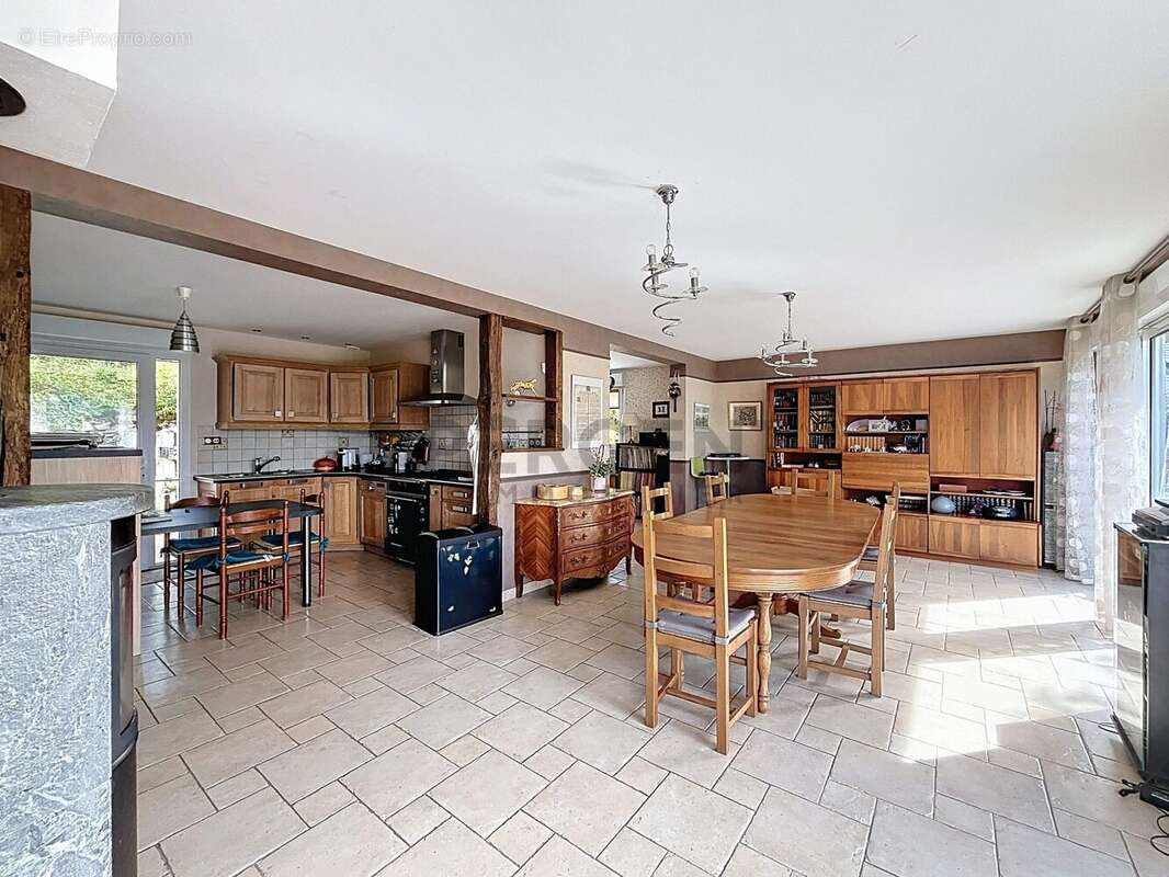 Maison à CONDE-LES-HERPY