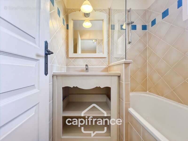 DOMAINE DE PONT ROYAL – Bastidon climatisé de 44 m², ravalé et parfaitement entretenu, avec jardin, 2 chambres et place de parki - photo 25