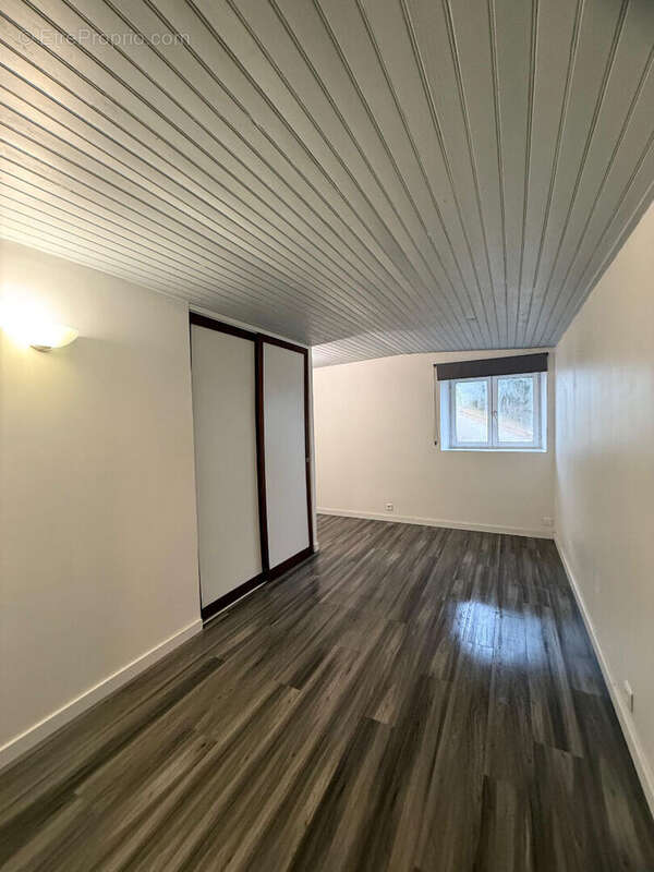 Maison à LA CHAPELLE-BASSE-MER