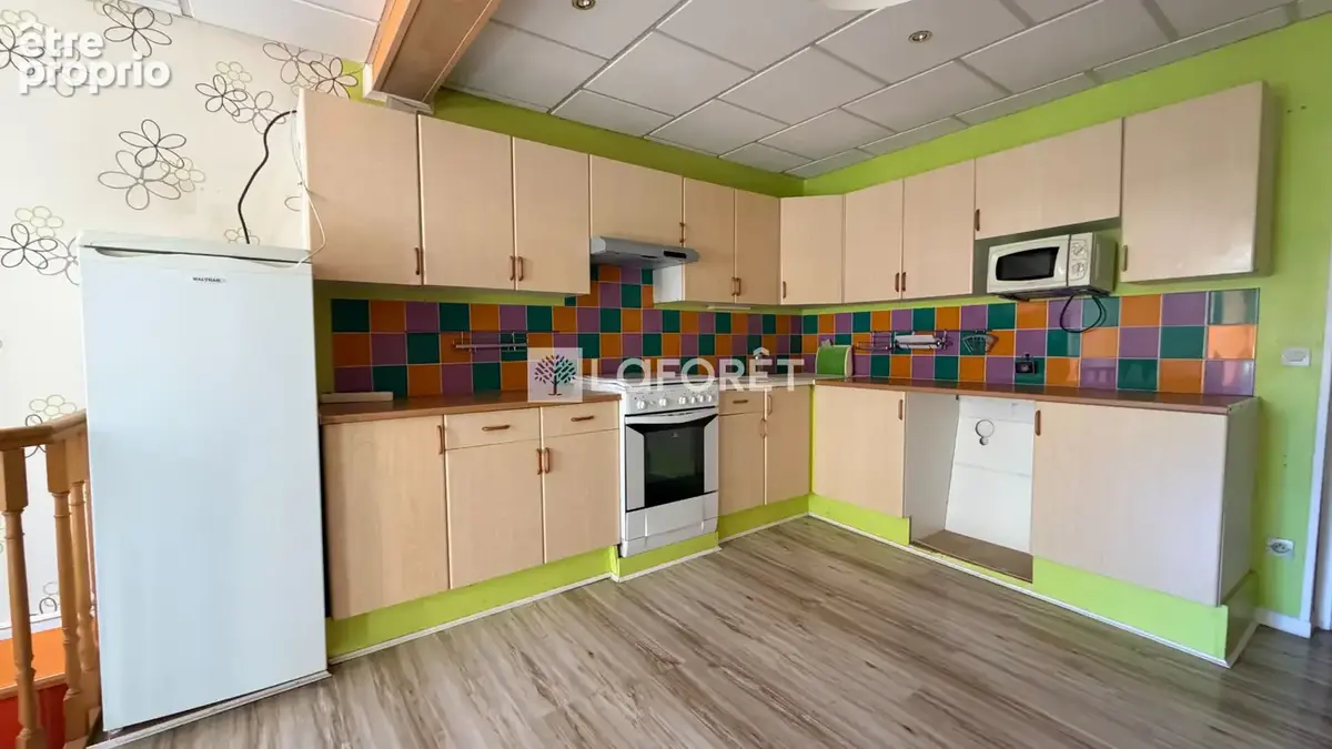 Maison de ville à SAINTE-MENEHOULD - 136 m² - 2 chambres - photo 3