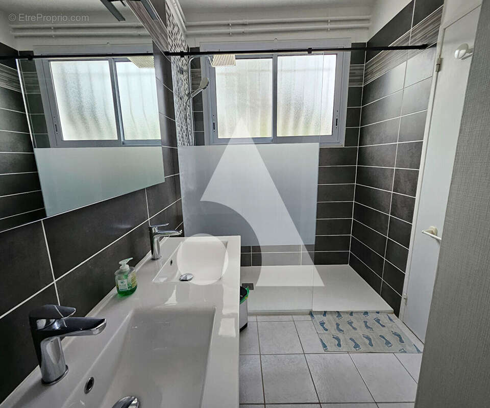 Maison à LES MATHES