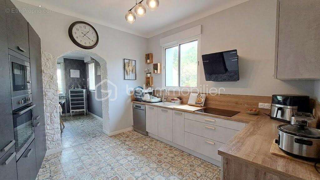 Villa 214 m² + 30 m² à aménager - 6 chambres + bureau - Piscine - photo 7
