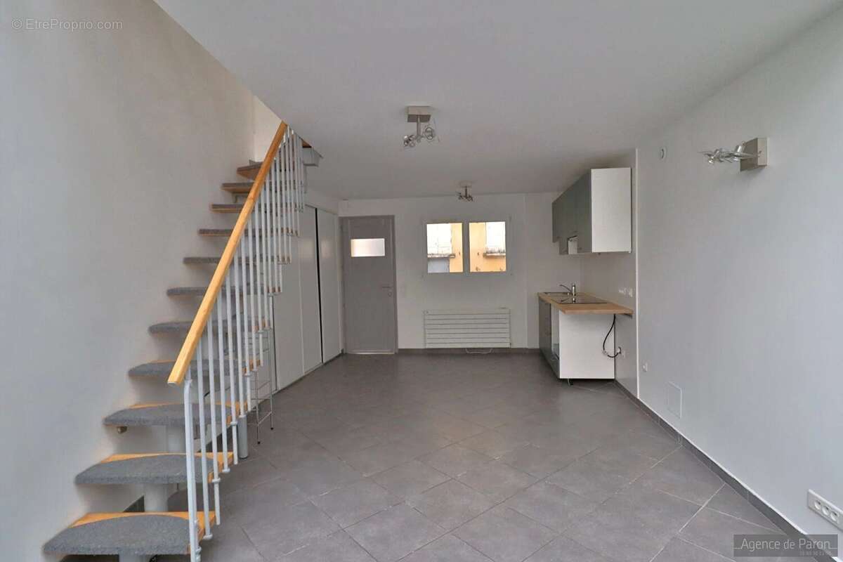 Maison à VERRIERES-LE-BUISSON