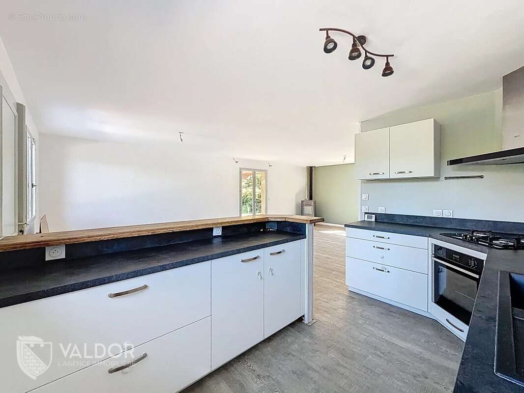 Maison à MONTMERLE-SUR-SAONE