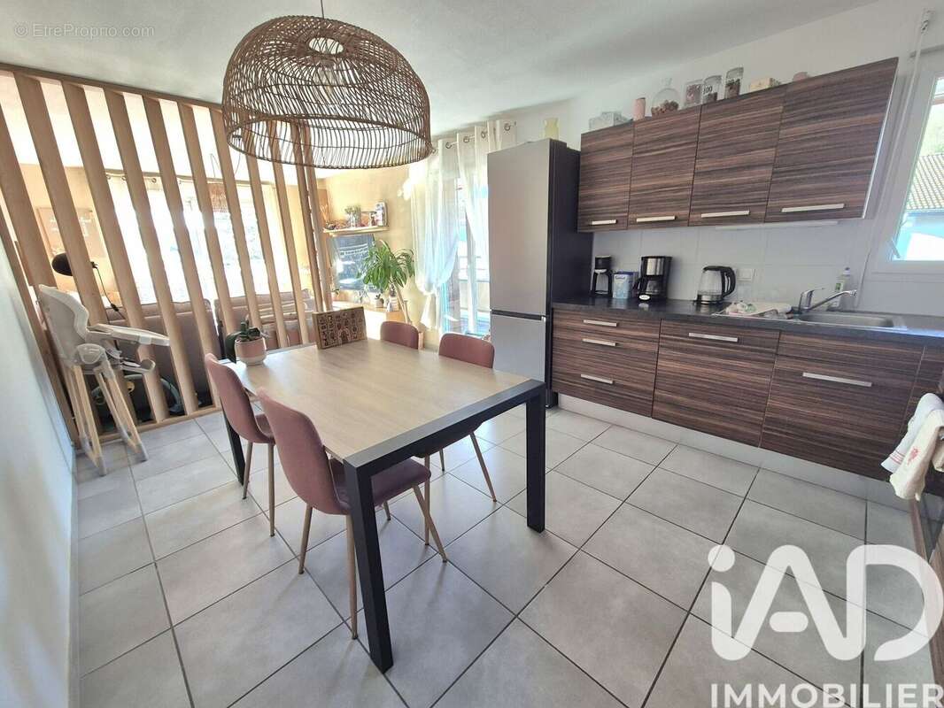 Photo 3 - Appartement à ALLONZIER-LA-CAILLE