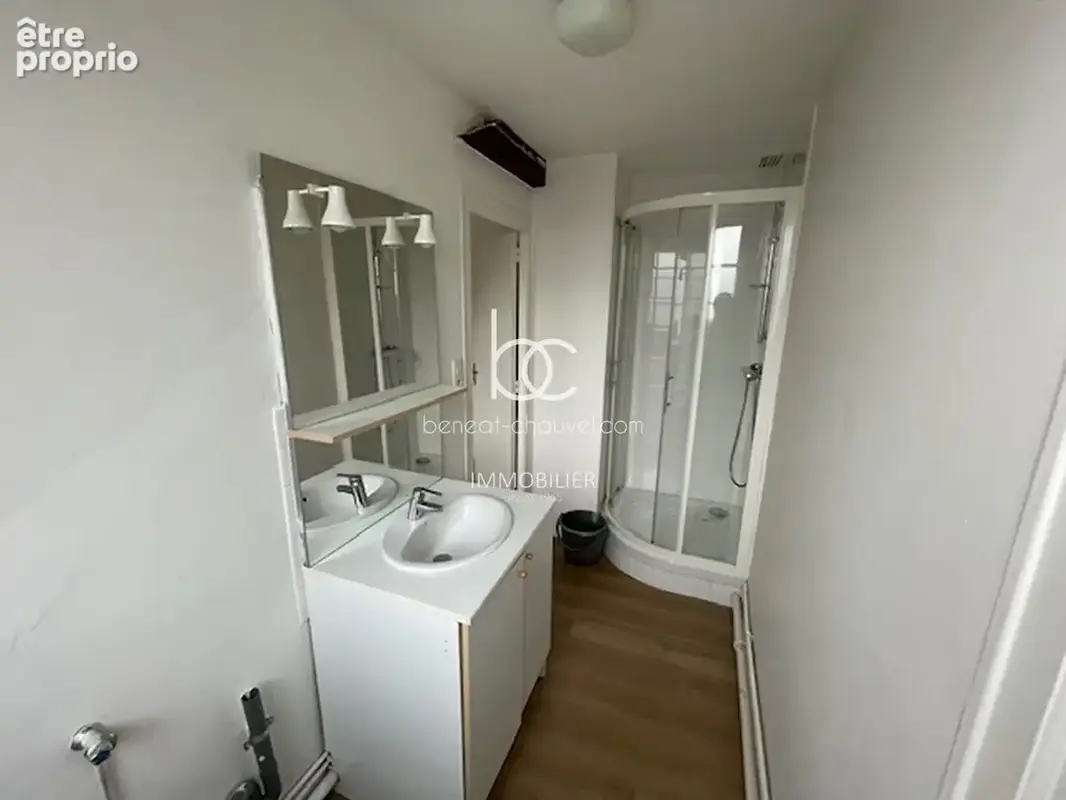 Appartement Vannes 1 pièce(s) 26.75 m2 PLEIN CENTRE - photo 5
