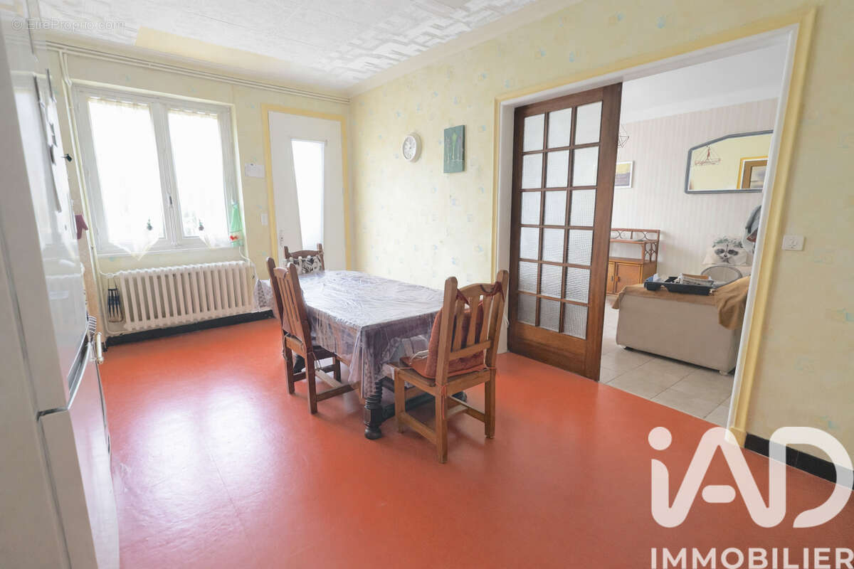 Maison 112 m² à Kernascleden  - photo 2