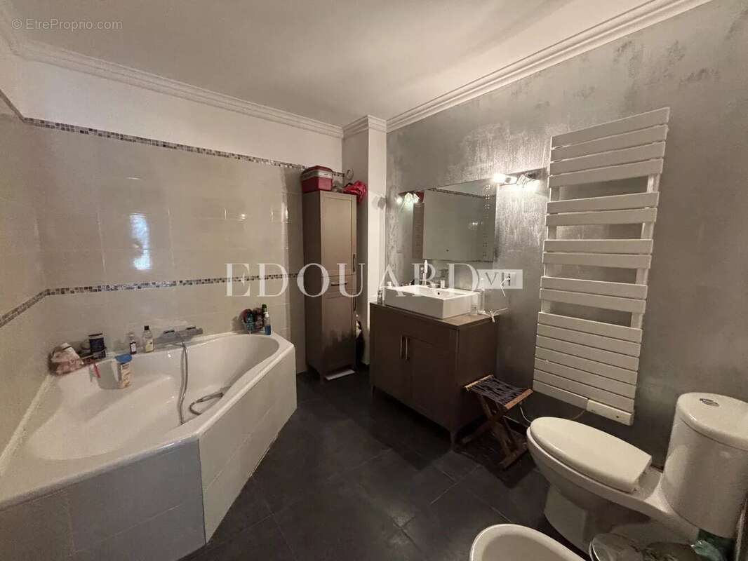 Appartement à ROQUEBRUNE-CAP-MARTIN