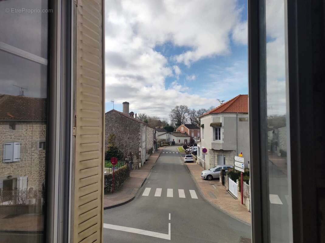 Maison à PIEGUT-PLUVIERS