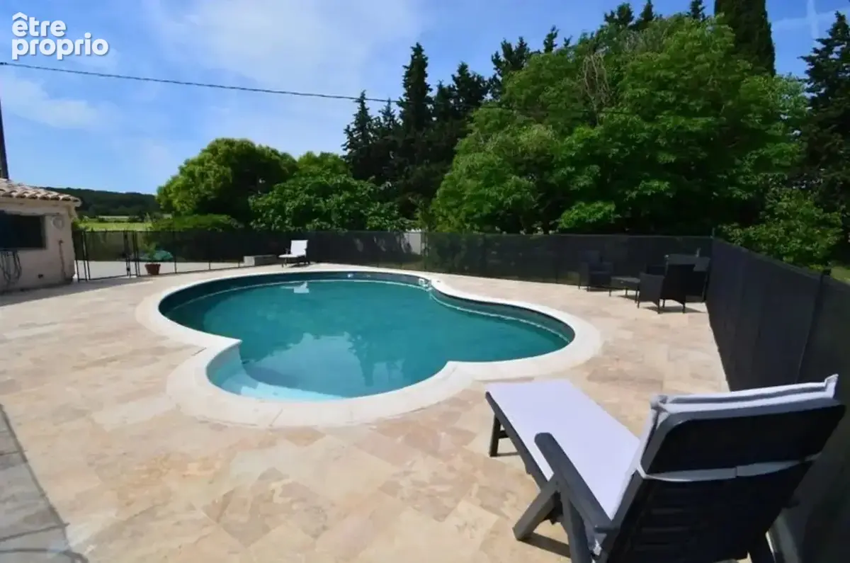 Lançon-Provence - 8400 m2 de terrain avec sa maison de 136 m2 et bien plus encore !!! - photo 15