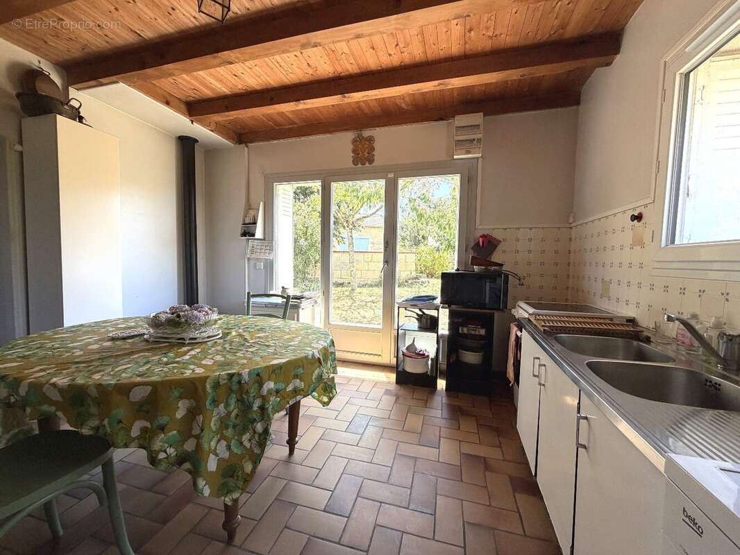 Charmante maison ancienne en pierres avec gîte et grand terrain  champagnolles - photo 2