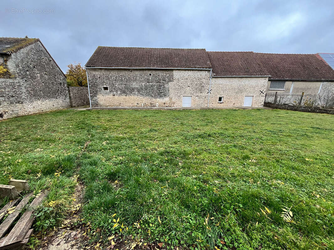 Maison à NANGEVILLE