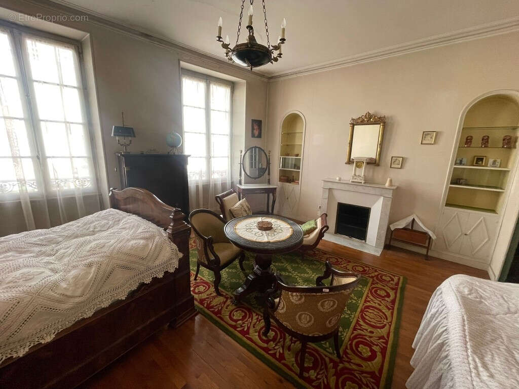 Maison à FONTENAY-LE-COMTE