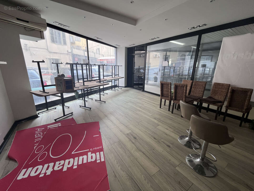 Commerce à SAN-MARTINO-DI-LOTA