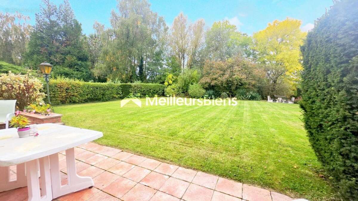 Maison à AULNOYE-AYMERIES