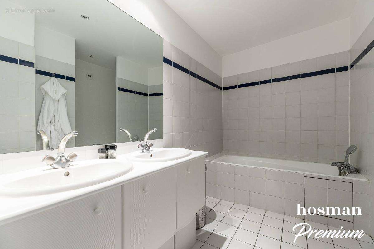 Appartement à PARIS-8E