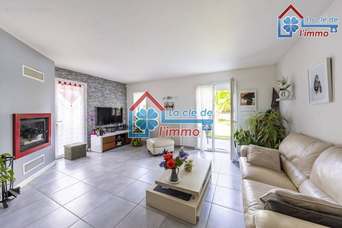Maison à MOISSY-CRAMAYEL
