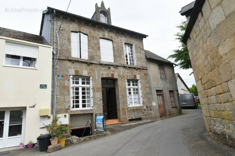 Maison à LE TEILLEUL