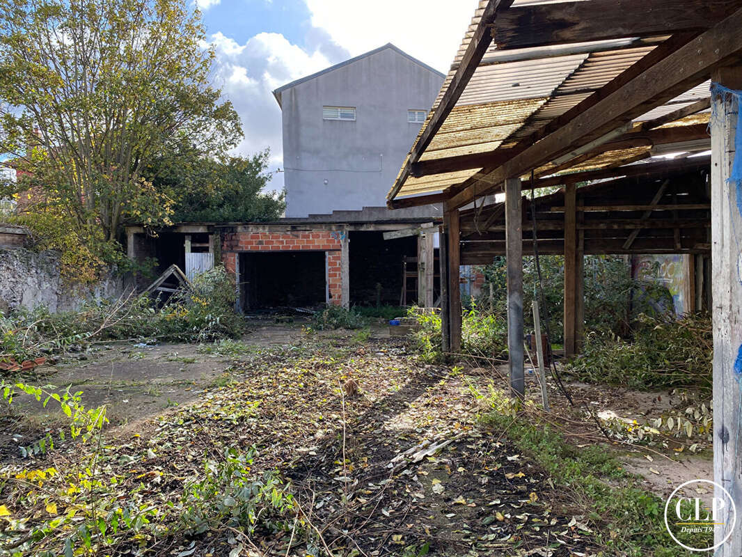 Terrain à MONTREUIL