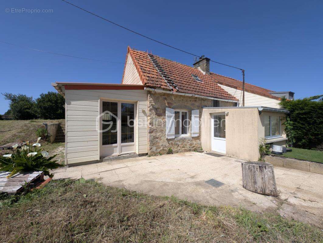 Maison à BRICQUEBEC