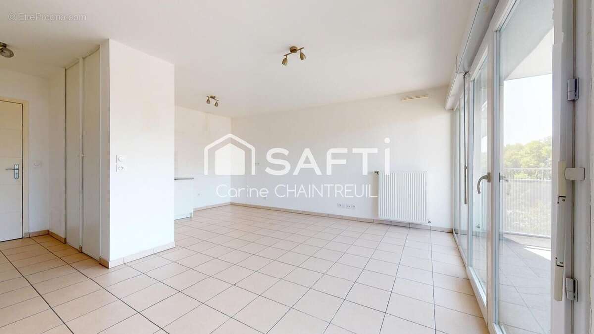Photo 4 - Appartement à DECINES-CHARPIEU
