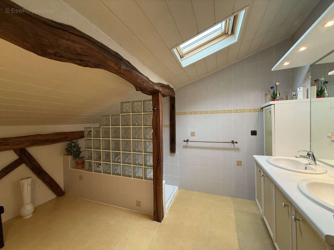 Charmante propriété de campagne avec dépendances, piscine et vue dégagée, à proximité de Condom - photo 12