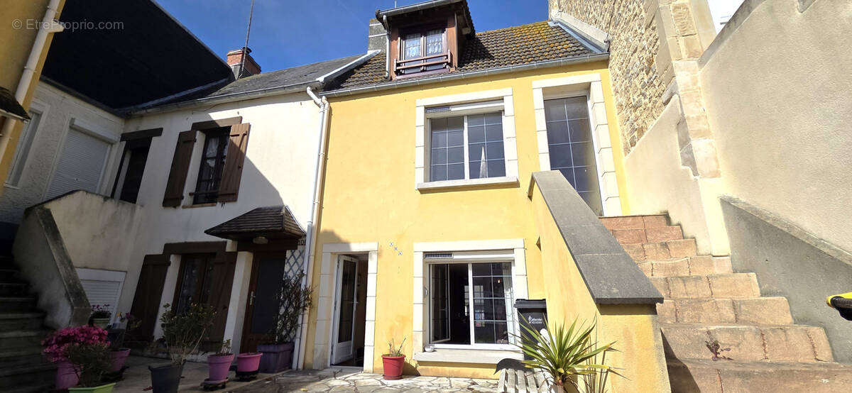 Maison à GRANDCAMP-MAISY