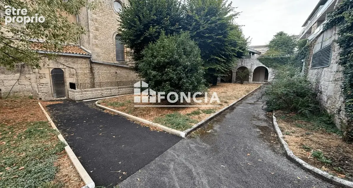 Centre ville à deux pas du marché apt 93 M2 balcon parking - photo 7