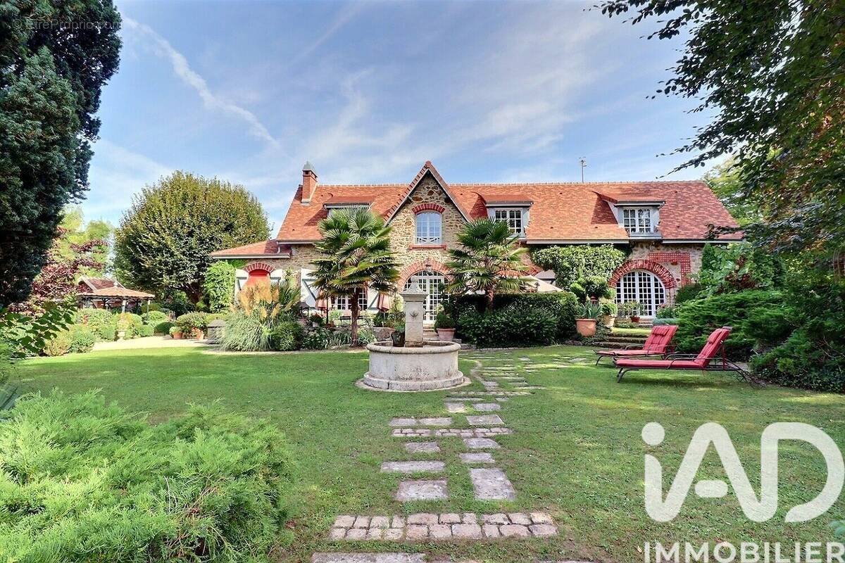 Photo 1 - Maison à LUZANCY