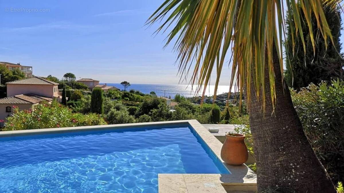 Maison à LES ISSAMBRES