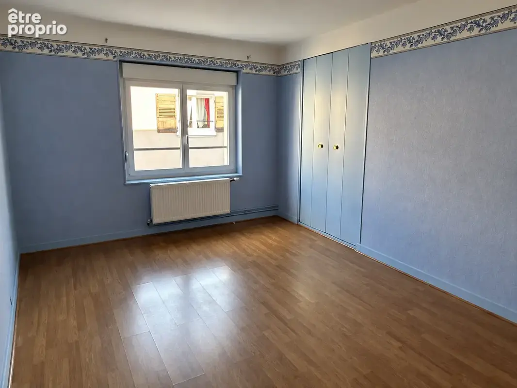 À deux pas du centre de Commercy : Appartement type T3 avec garage et dépendance - photo 8