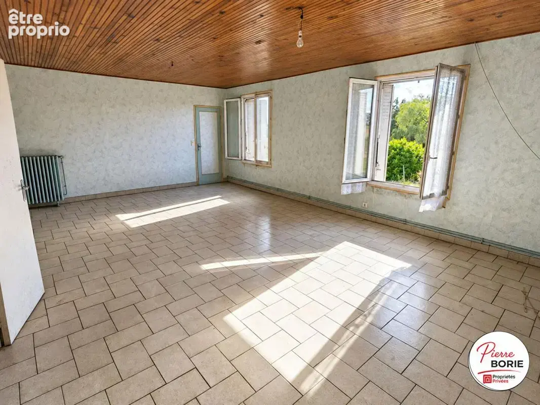 Exclusivité : CORLAY (Montipouret - 36), Grande bâtisse à rénover, jardin et garage - photo 2