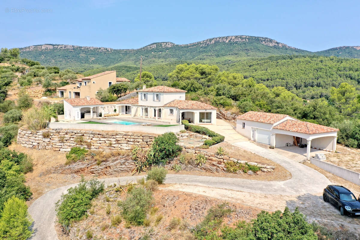 Maison à CUERS