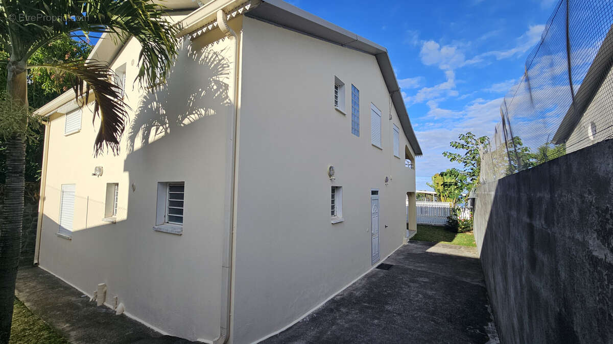 NOUVEAU PRIX! Grande villa avec piscine, Piton St Leu. - photo 15