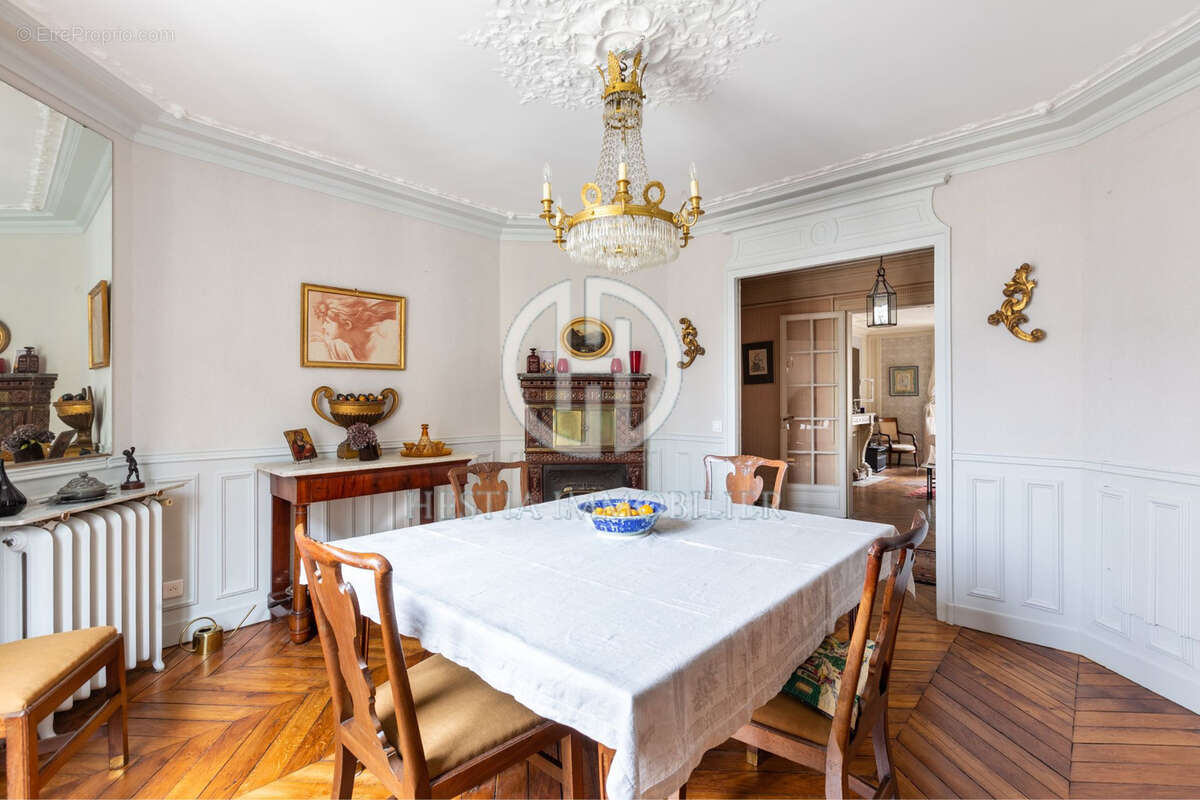 Appartement à PARIS-10E