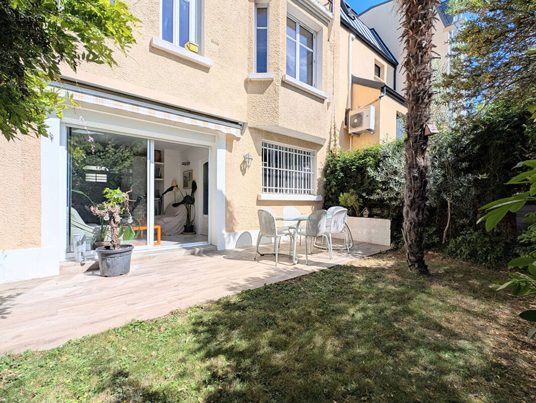 Maison à ASNIERES-SUR-SEINE